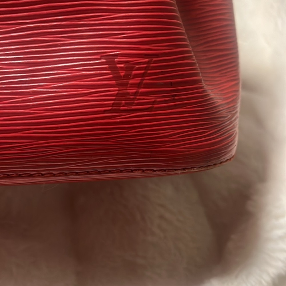 “LOUIS VUITTON” EPI LEATHER BUCKET BAG NOE - Picture 2 of 16